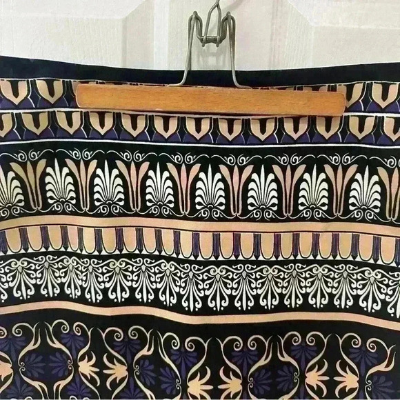 J.McLaughlin Ladies skirt size 6 Purple Black Geometric Print Back Zipper - Picture 2 of 9